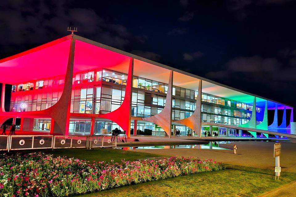 Imagem colorida do Palácio do Planalto - Metrópoles