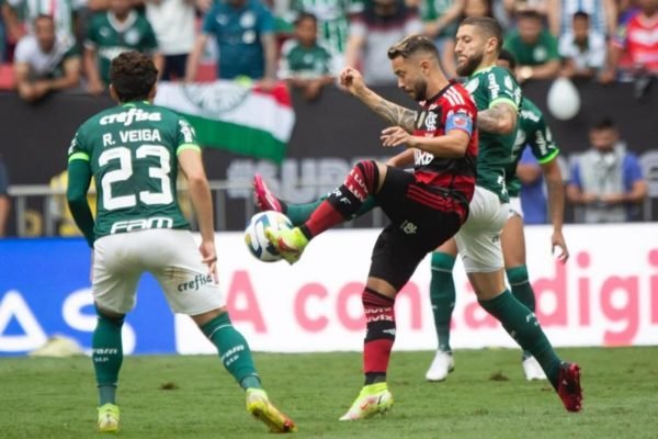 Palmeiras x Flamengo: onde assistir, horário, escalações