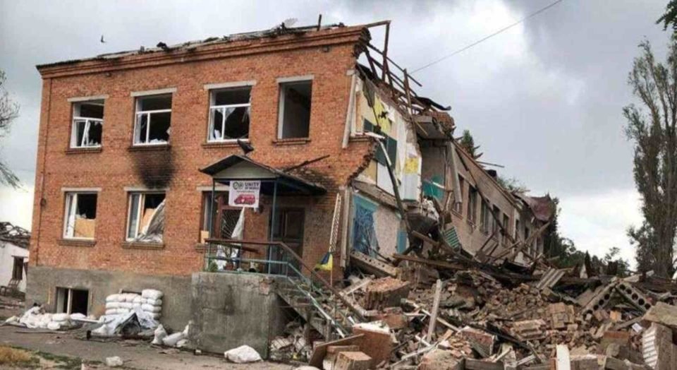 Escola ucraniana servia como ponto de ajuda humanitária
