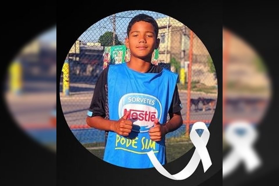 Imagem colorida mostra Yan Gabriel, de 12 anos, morto durante tiroteio em festa de filho de miliciano - Metrópoles