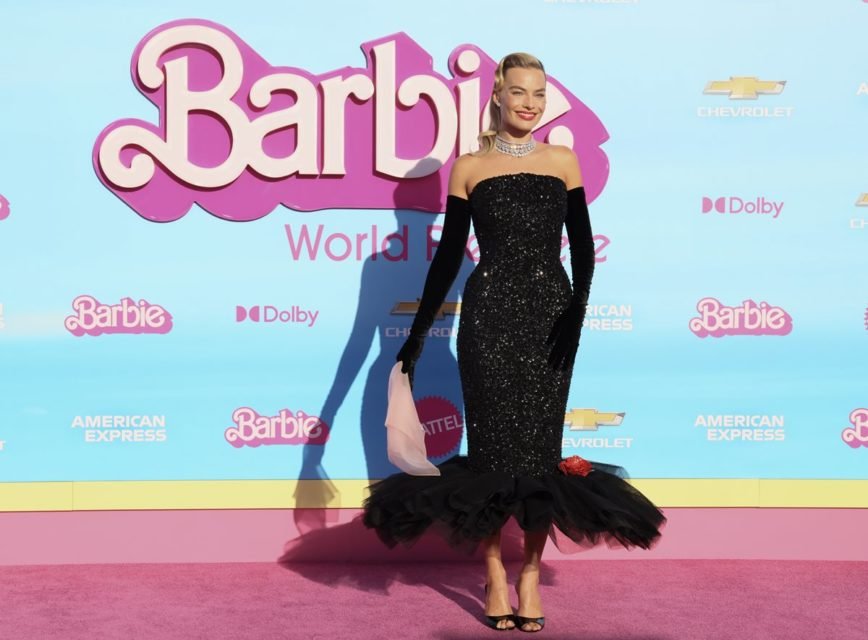 Filme da Barbie traz protagonista com roupa igual à da primeira boneca;  veja outras referências, Entretenimento