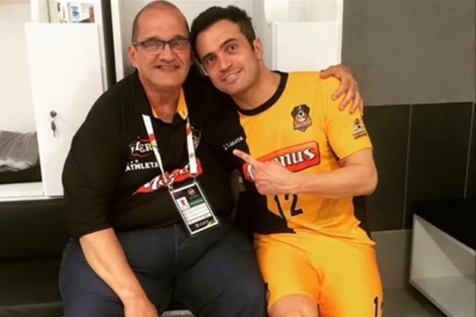Lenda do futsal, Falcão lamenta morte de treinador: “Meu pai no esporte”