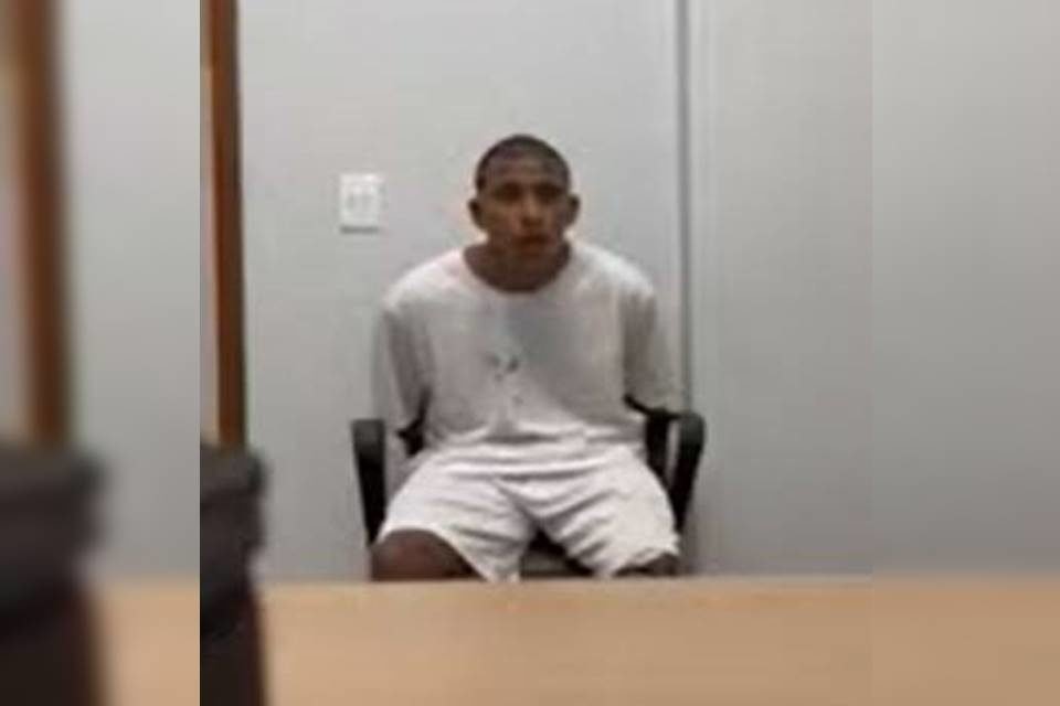 Jovem negro presta depoimento após matar rival - Metrópoles