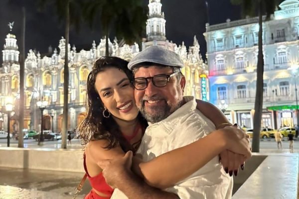 deputado do pt washington quaqua com mulher em Cuba