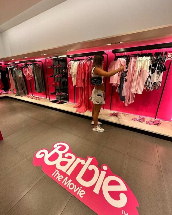 Zara lança coleção inspirada no filme da Barbie