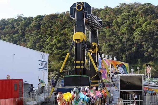 MG: brinquedo de parque de diversões é desativado após pane