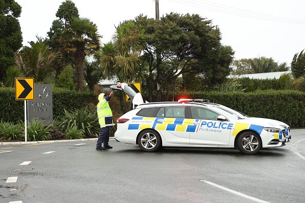 Foto colorida da polícia da Nova Zelândia - Metrópoles