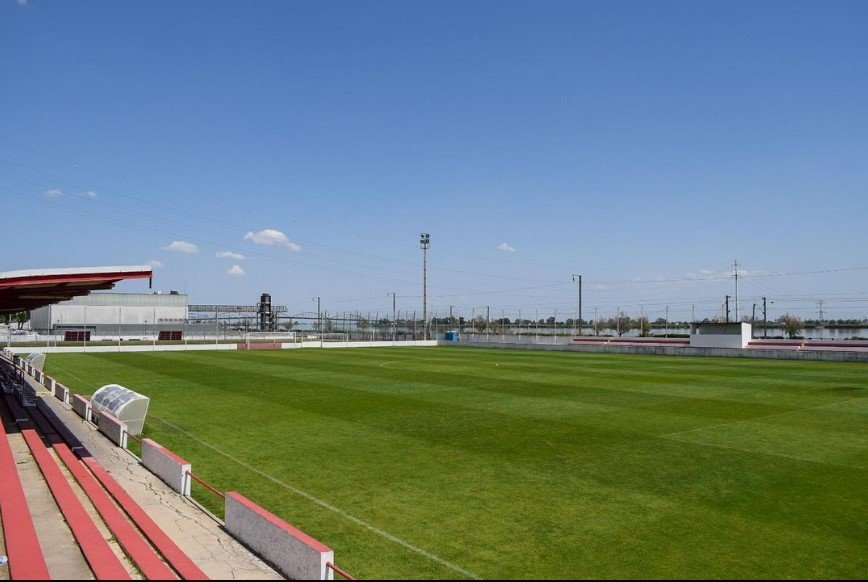 Imagem colorida do estádio do União Vilafranquense, de Portugal - Metrópoles