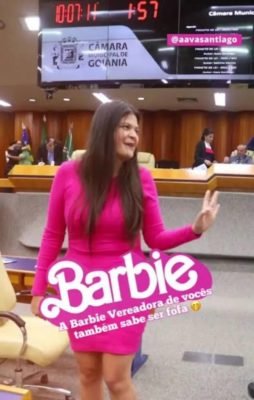 Políticos compartilham fotos com referências ao filme Barbie