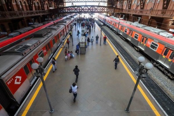 CPTM estende contrato de restauração da fachada da estação Luz em mais  cinco meses e R$ 485 mil