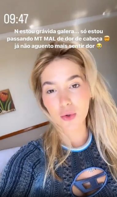 Imagem dos stories de Virgínia Fonseca. Ela é loira, branca e está de blusa azul. Na imagem, ela escreveu que não está grávida - Metrópoles