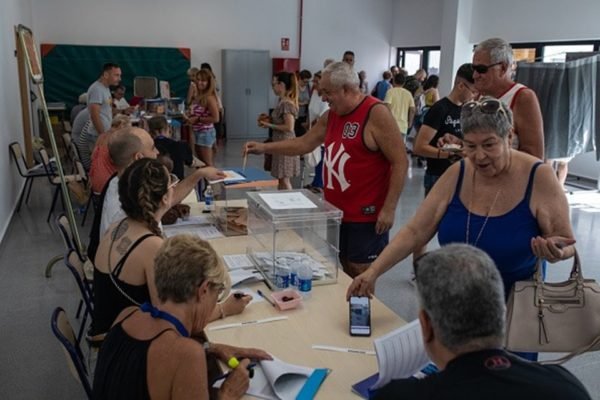 Imagem colorida de eleições gerais na Espanha