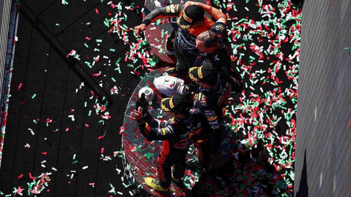 Lando Norris quebra troféu de Max Verstappen em comemoração - Metrópoles