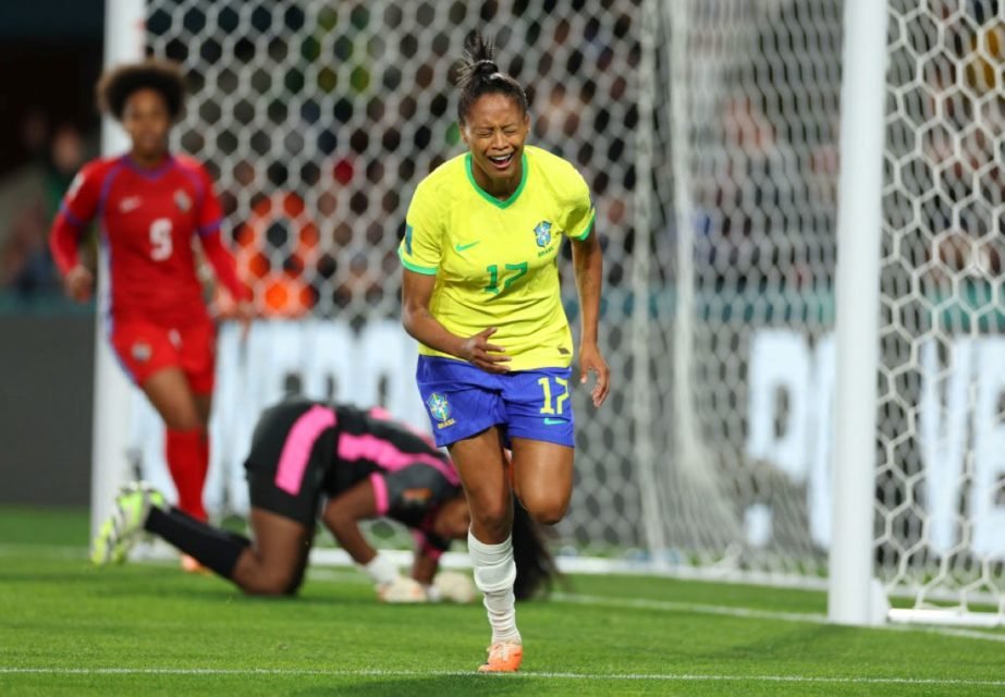 Jogadora Ary Borges chora ao marcar gol pelo Brasil na Copa do Mundo - Metrópoles