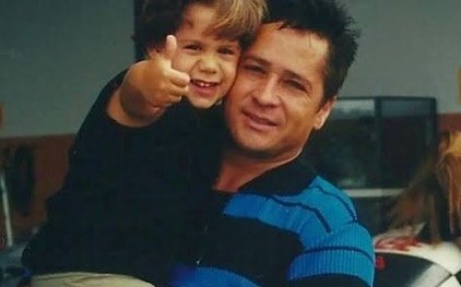 Foto colorida de Zé Felipe e Leonardo mais novos - Metrópoles