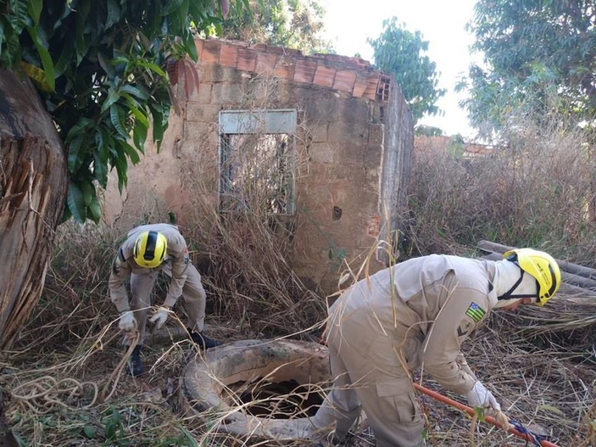 Imagem de local onde corpo foi encontrado em cisterna, em Luziânia, no Goiás