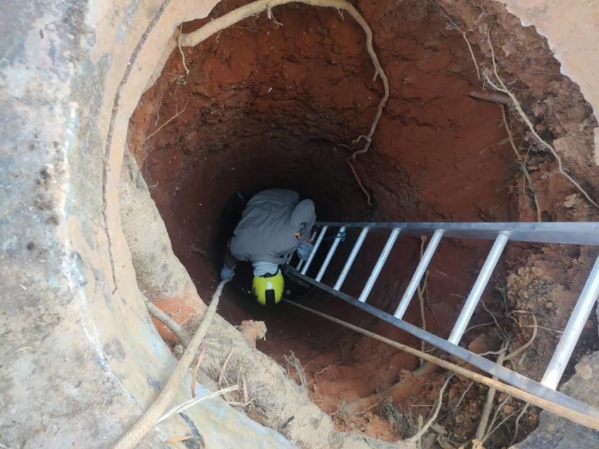 Imagem de local onde corpo foi encontrado em cisterna, em Luziânia, no Goiás