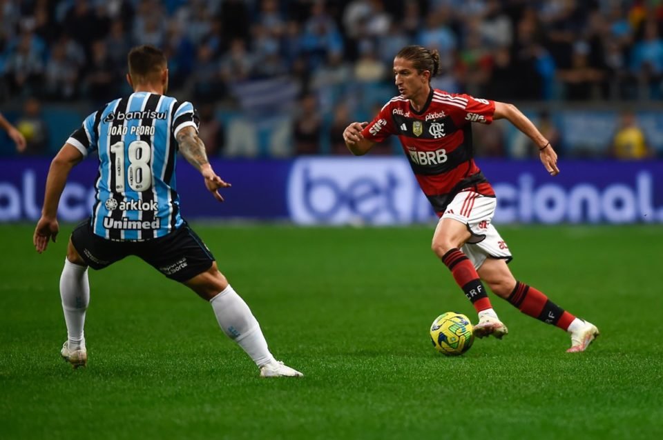 Filipe Luís em ação pelo Flamengo - Metrópoles