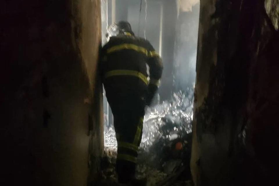 Fotos mostram como ficou apartamento em que Maisa estava após incêndio