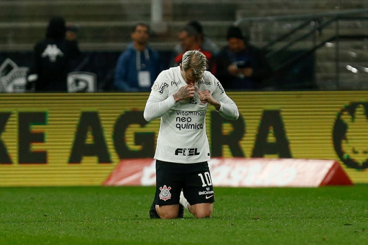 Róger Guedes deixa o Corinthians e vai jogar no Catar; veja