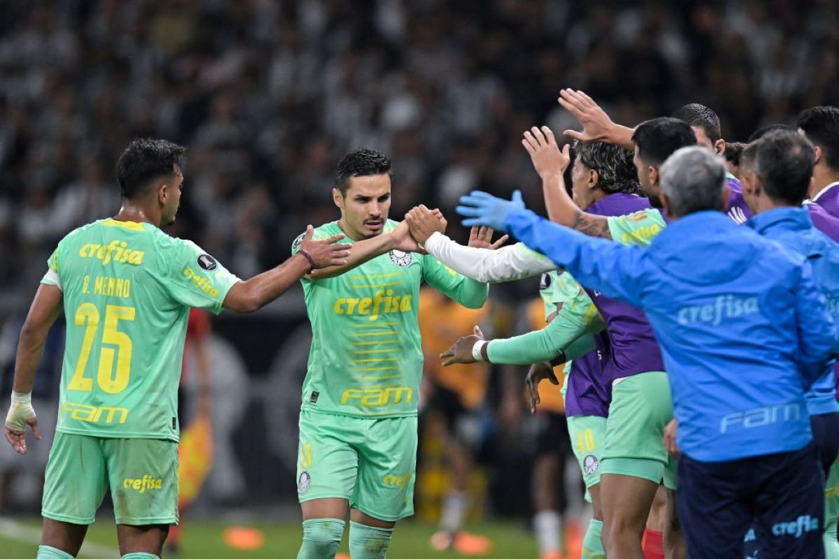 Palmeiras vence Atlético-MG e pode empatar jogo de volta da Libertadores