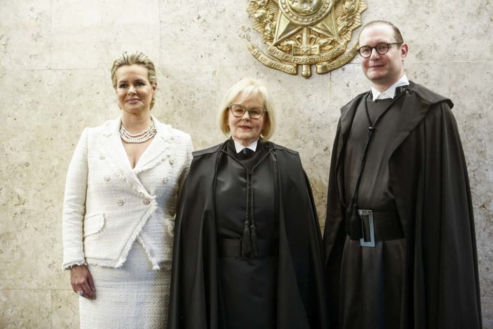 Foto colorida mostra Valeska Martins, ministra Rosa Weber, atual presidente do STF, e Cristiano Zanin - Metrópoles