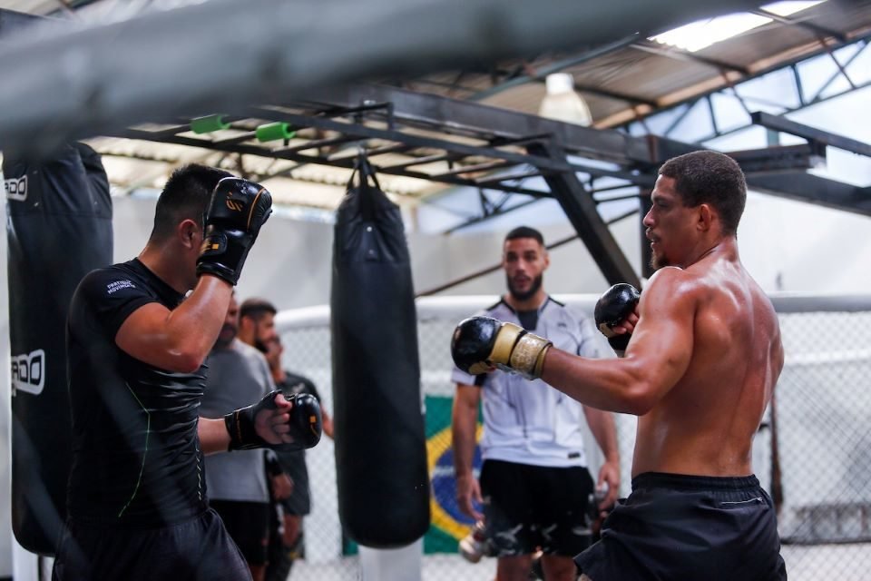 Invicto, brasiliense Gabriel Bonfim almeja voos mais altos no UFC