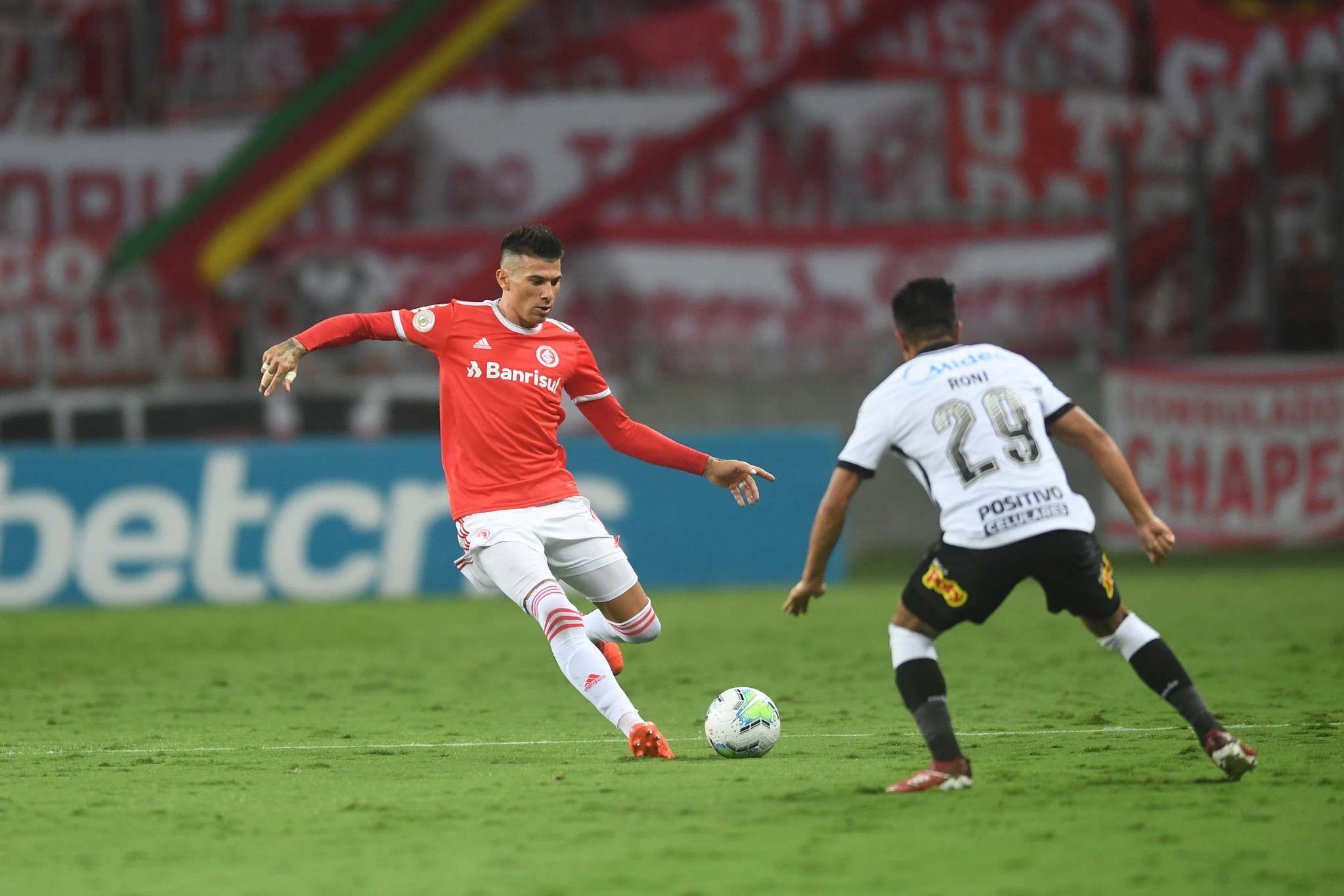 Corinthians sai na frente, mas cede empate do Atlético-MG