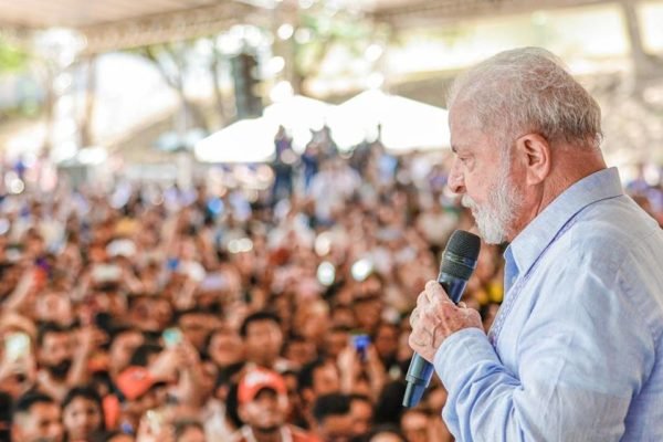 Lula discursa na Amazônia