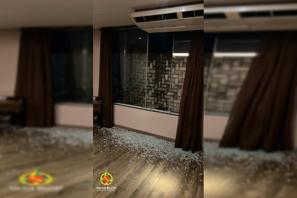 Vidraça quebrada em loja