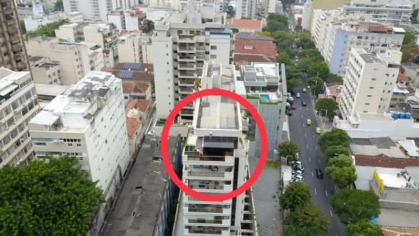 Em foto aérea colorida, a cobertura onde mora Rodrigo Bacellar, presidente da Assembleia Legislativa do Rio de Janeiro, comprada em dinheiro vivo por um amigo de deputado
