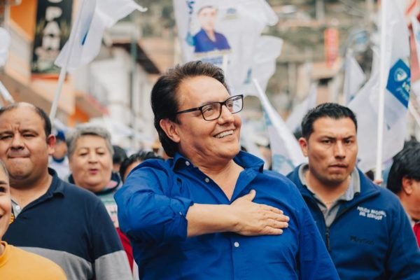 Quem era Fernando Villavicencio, candidato assassinado a tiros no Equador |  Metrópoles