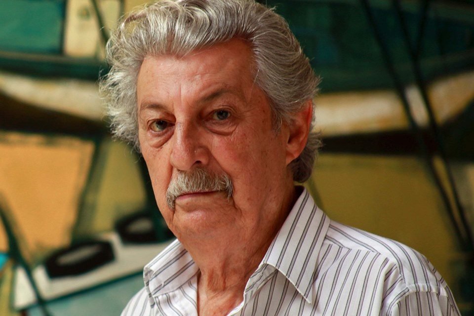 Foto colorida do artista Glenio Bianchetti - Metrópoles