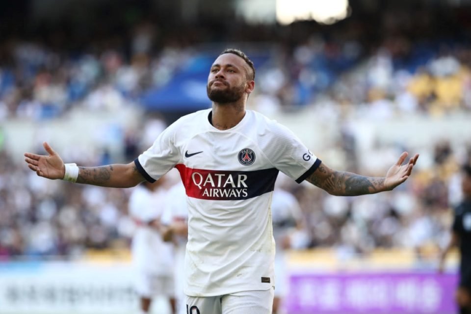 Neymar Jr aparece comemorando gol com deboche em jogo de amistoso da pré temporada - Metrópoles