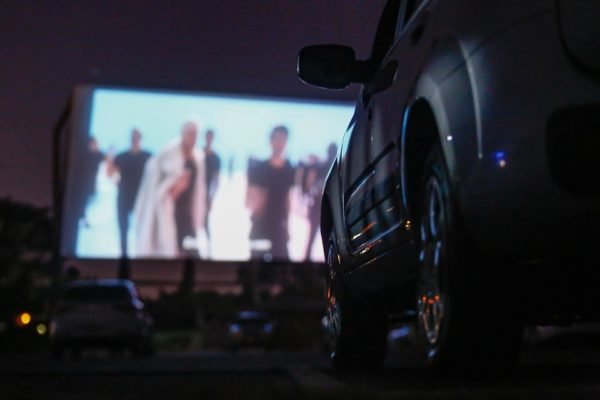 Imagem colorida do Cine Drive-In - Metrópoles