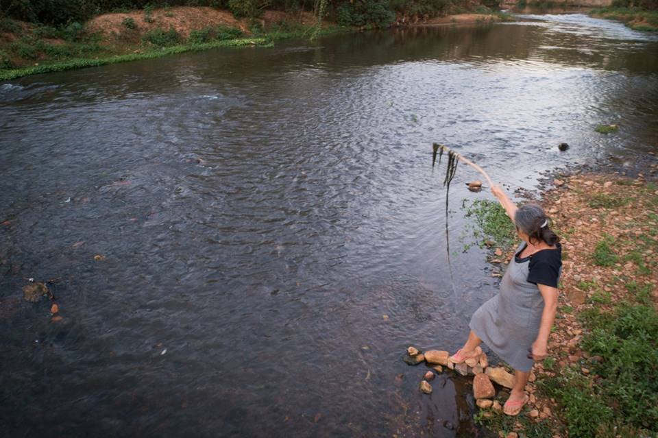 Febre e diarreia: famílias adoecem com frequência e culpam poluição do Rio Melchior