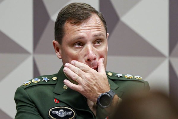 Tenente-coronel do Exército Brasileiro, Mauro Cid, ex-ajudante de ordens de Bolsonaro, fica em silêncio durante sessão da CPMI do 8 de Janeiro