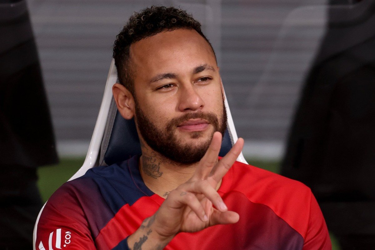 Neymar não é relacionado pelo Al-Hilal e tem estreia pelo clube