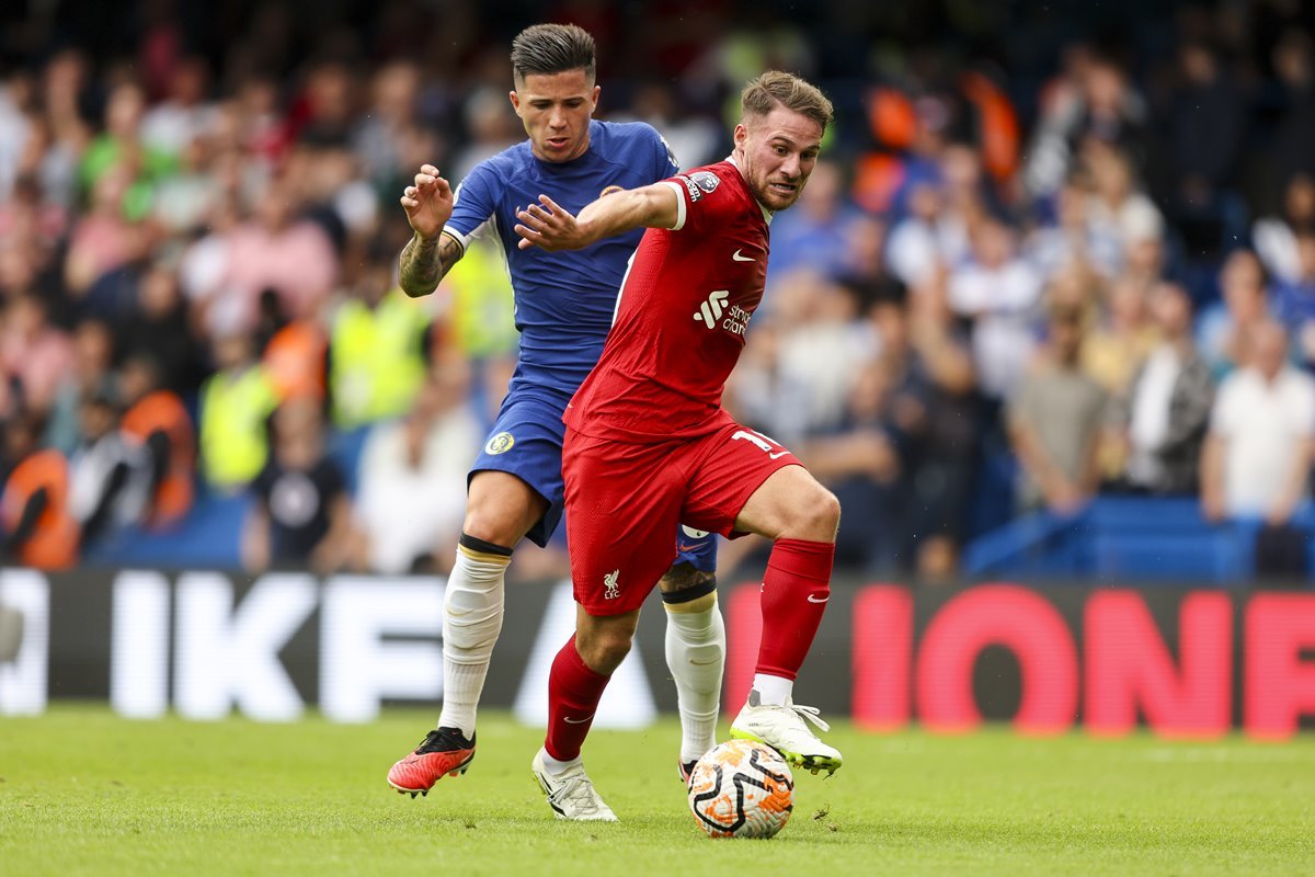 Liverpool sai na frente, mas Chelsea busca empate pelo Inglês