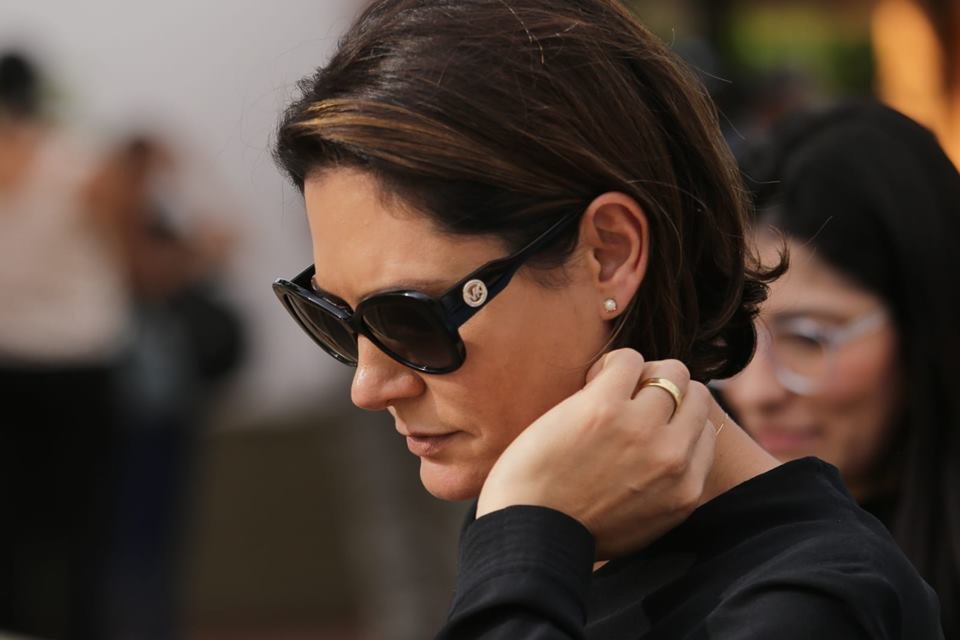 Michelle Bolsonaro de óculos escuros -- Metrópoles