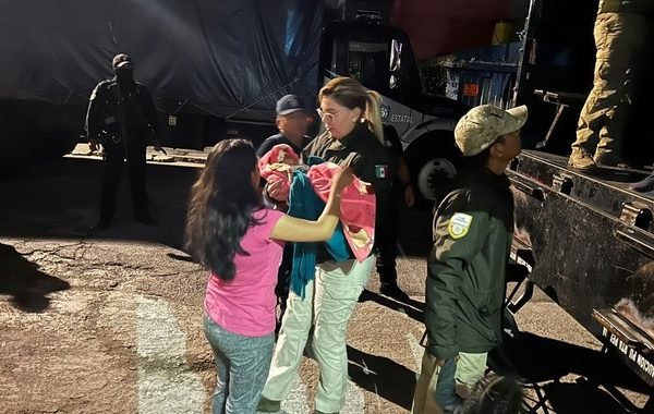 México: 231 migrantes são encontrados dentro de contêiner de caminhão |  Metrópoles