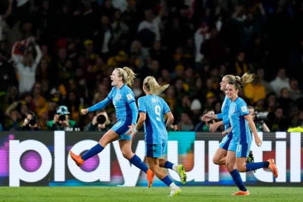 Futebol Feminino: Austrália e Inglaterra apuraram-se para quartos