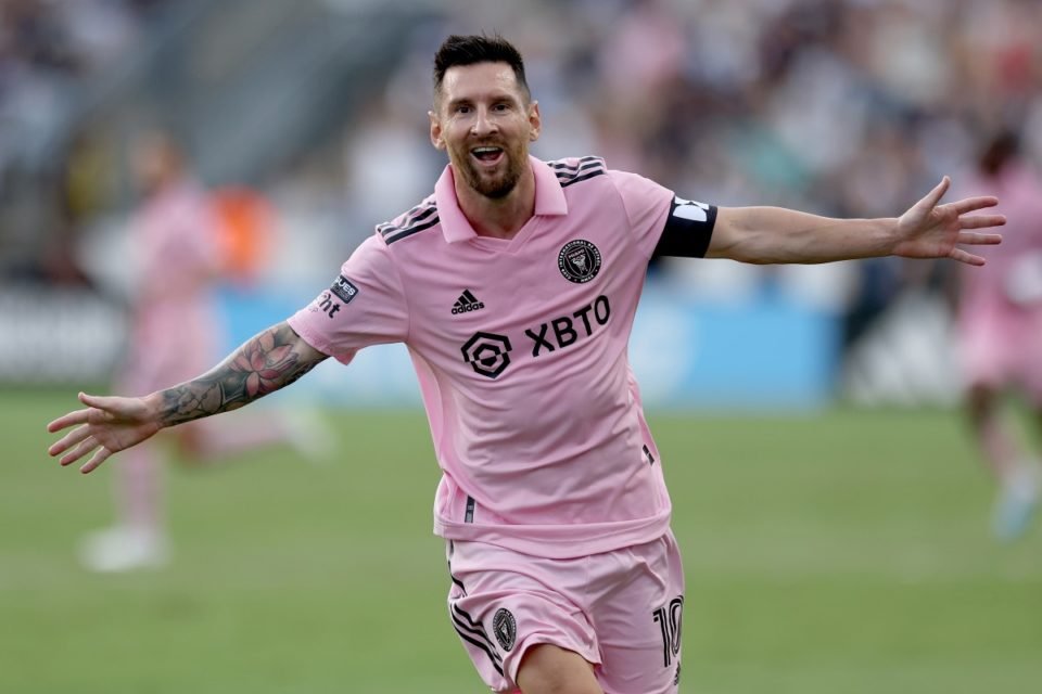 Post de Messi deixa o de CR7 para trás e se aproxima de recorde