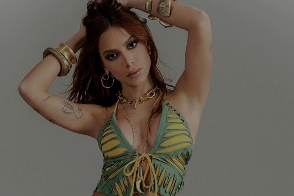 Antta posa com roupa em homenagem ao Brasil - Metrópoles