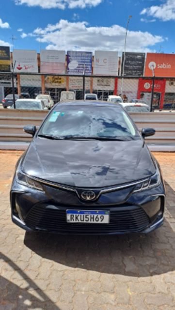 Toyota Corolla preto