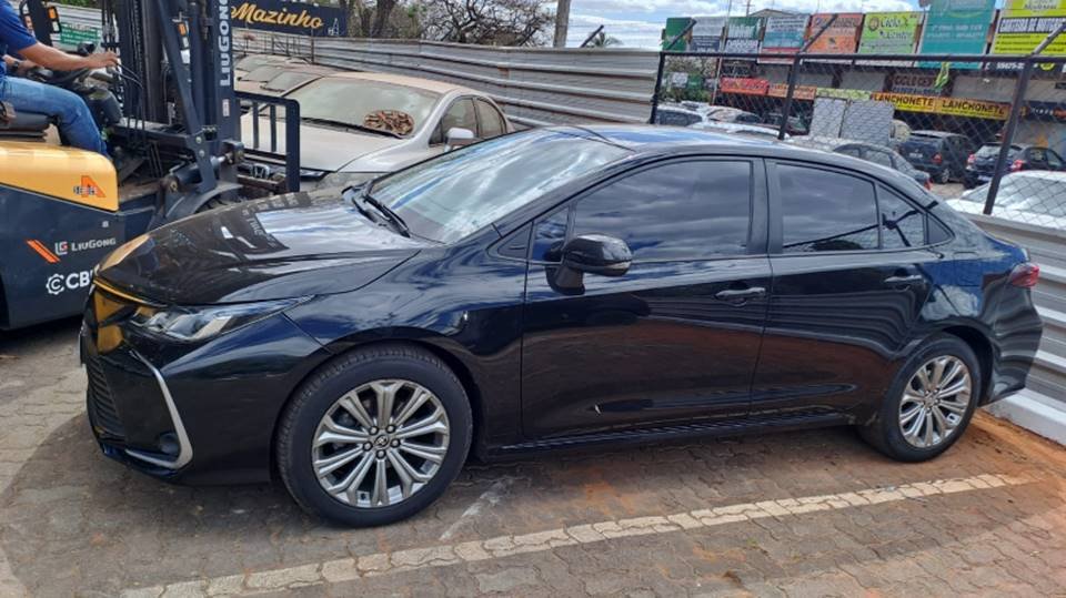 Toyota Corolla preto