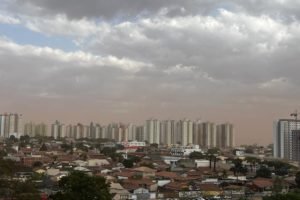 Nuvem de poeira Goiânia