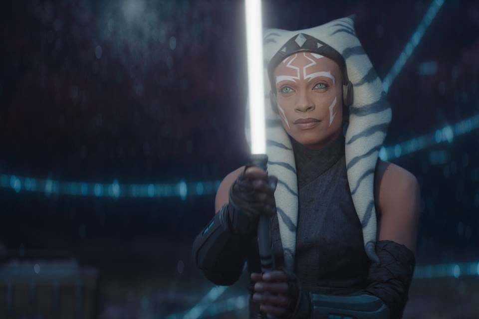 Foto colorida de Rosario Dawson como Ahsoka Tano - Metrópoles