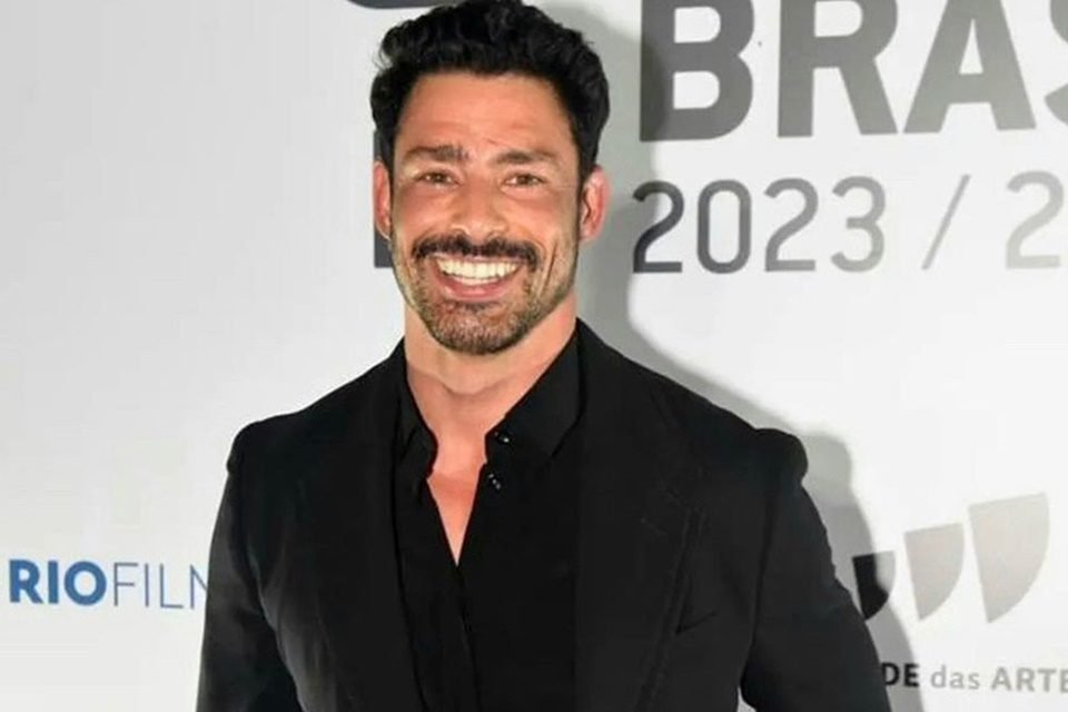 Cauã Reymond participa de premiação no Rio de Janeiro - Metrópoles