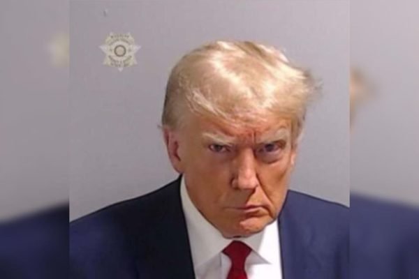 Foto colorida do ex-presidente Donald Trump - Metrópoles